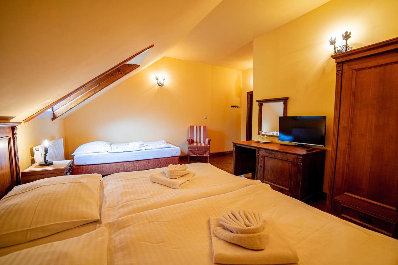 Banská Štiavnica Penzion Cosmopolitan I. מראה חיצוני תמונה